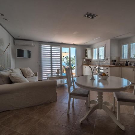 The Infinity 180 Luxury Suites Milia Buitenkant foto