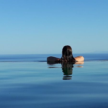 The Infinity 180 Luxury Suites Milia Buitenkant foto
