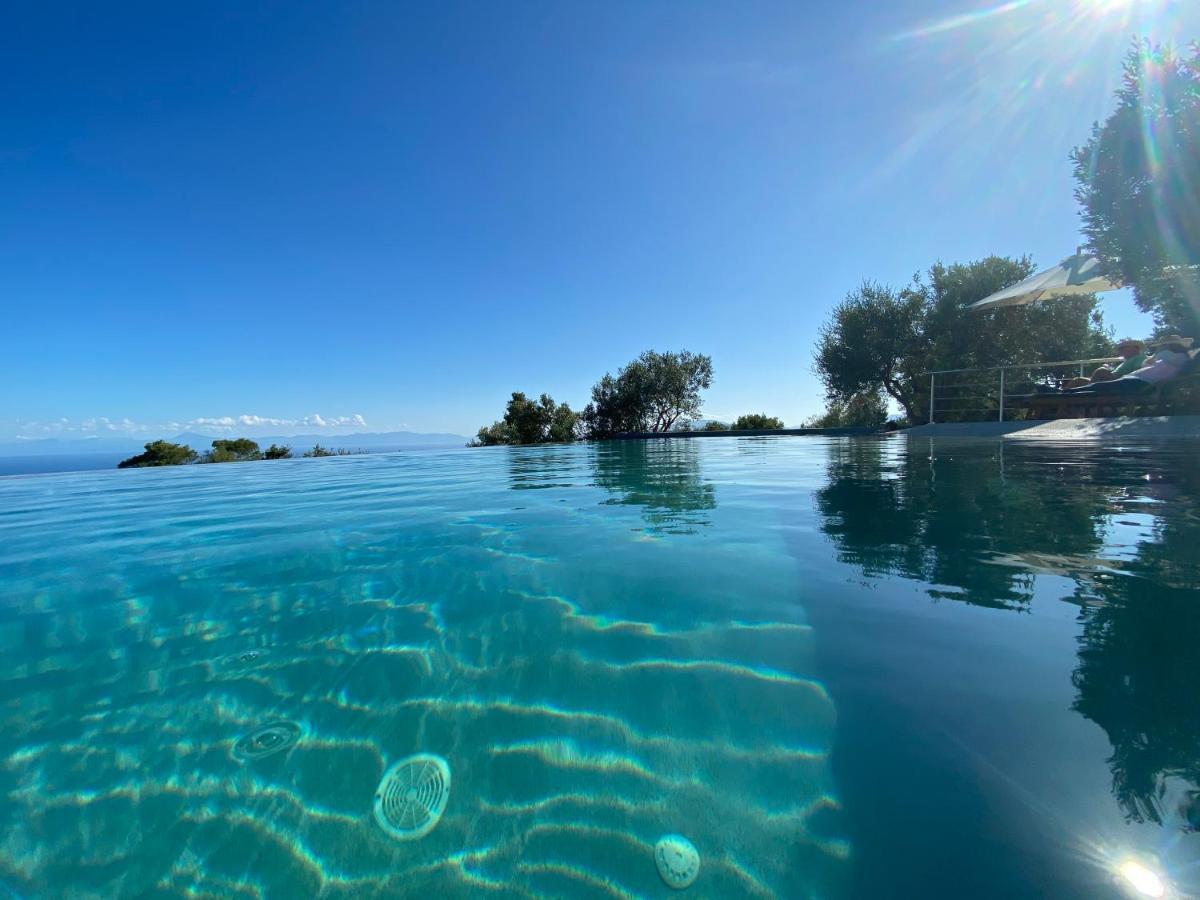 The Infinity 180 Luxury Suites Milia Buitenkant foto