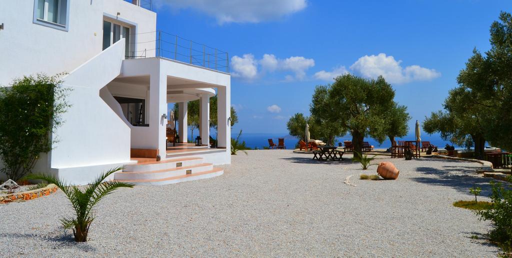 The Infinity 180 Luxury Suites Milia Buitenkant foto