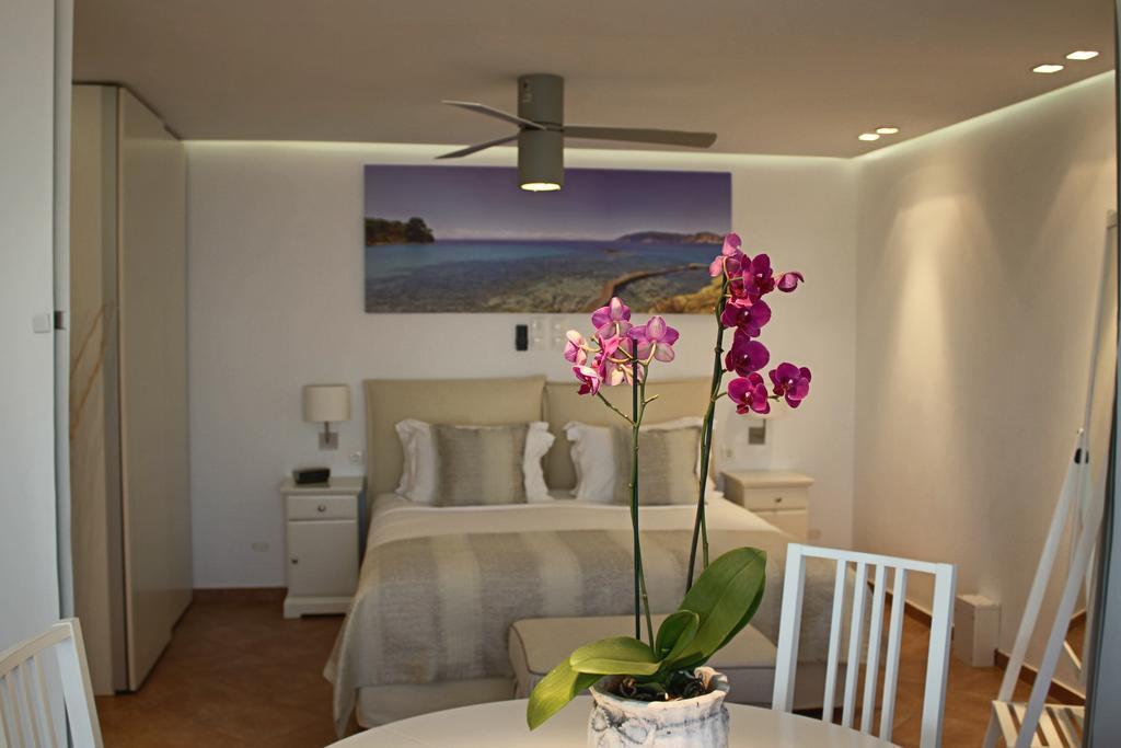The Infinity 180 Luxury Suites Milia Buitenkant foto