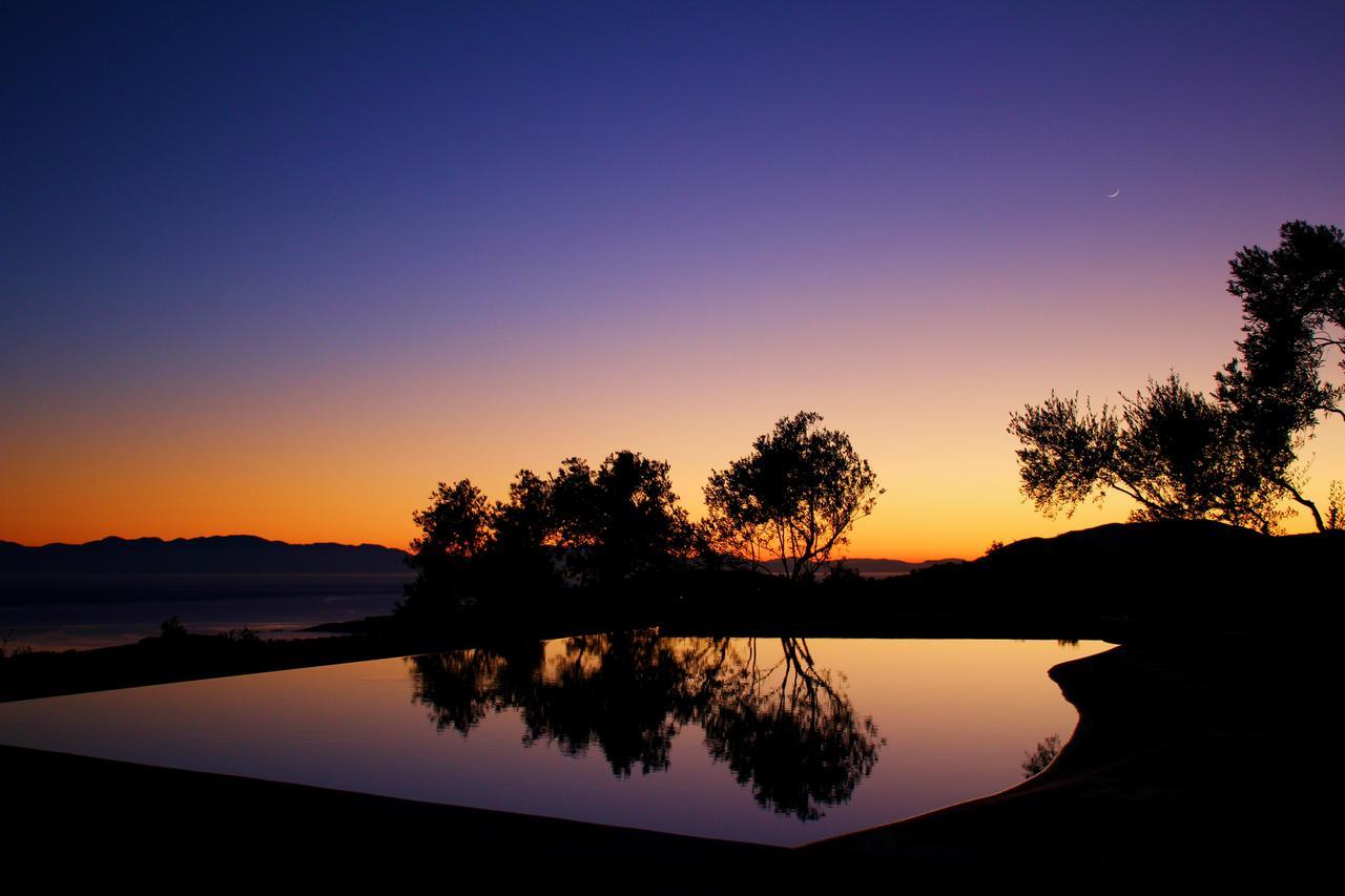 The Infinity 180 Luxury Suites Milia Buitenkant foto